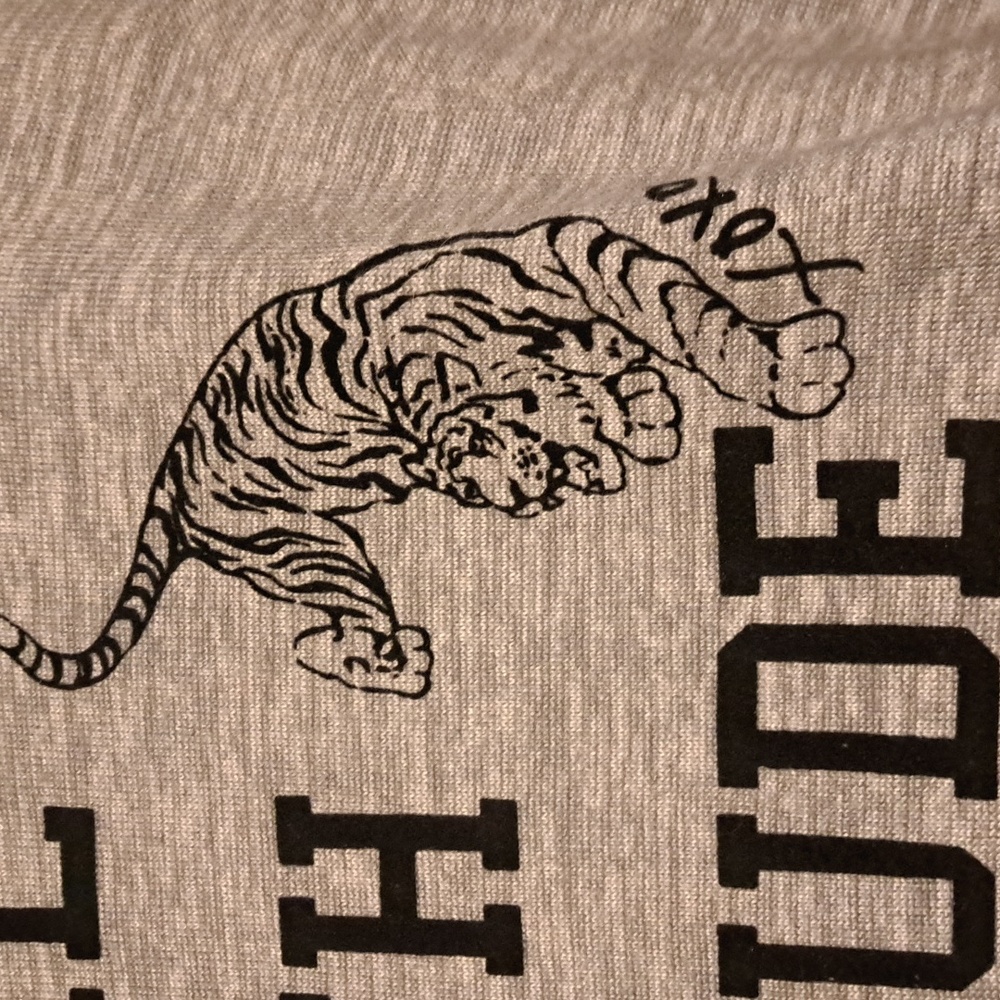 XOXO Gray Sweater with Black Print - Picture 3 of 4